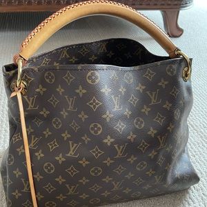 Louis Vuitton Artsy Handbag Monogram Canvas MM
